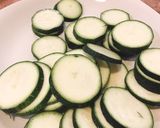 揚げズッキーニのトマトソーススパゲッティ作り方1写真