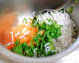 しらすのかき揚げ～大根の葉＆人参～作り方1写真