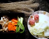 鶏団子と韓国春雨の食べる中華風スープ作り方1写真
