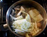 鶏団子と韓国春雨の食べる中華風スープ作り方5写真
