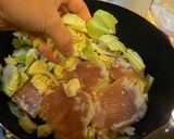 キャベツと鶏肉のポン酢マスタード蒸し作り方3写真