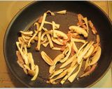 我が家のキノコとベーコンの醤油焼きそば作り方4写真