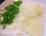 餃子の皮でパリパリ簡単ピザ風♪作り方1写真