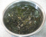 オッサンの油揚げとワカメのお吸い物作り方1写真
