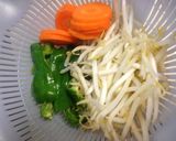 たっぷり野菜と鶏肉のにんにく白ワイン蒸し作り方1写真
