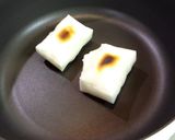 我が家の定番☆焦がし醤油のチーズもち作り方1写真