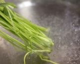 まぐろとセリの辛子味噌和え。作り方2写真
