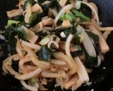 大根の皮とわかめ高野豆腐の辛味噌炒め作り方5写真