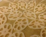 レンジで簡単！蓮根チップスのサラダ作り方3写真