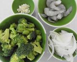 海老とブロッコリーのミルクスープパスタ作り方1写真