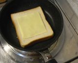 スライスチーズで蓋するフライパントースト作り方5写真