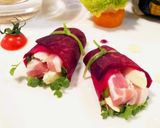 パーティーにも♪チーズと生ハムのビーツ巻作り方3写真