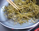 蟹カマと豆苗入りきざみ昆布のきんぴら風作り方3写真