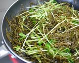 蟹カマと豆苗入りきざみ昆布のきんぴら風作り方4写真