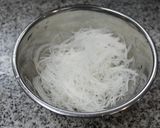 挽き肉とクレソンの春雨スープ作り方1写真