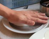 冷凍した餃子の皮の剥がし方作り方1写真