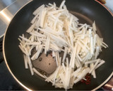 ♡麺つゆで簡単♡大根の皮のきんぴら作り方2写真