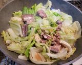 簡単！キャベツとサバ缶の煮び出し炒め作り方8写真