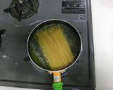 お鍋のままで!コンソメガーリックパスタ作り方2写真