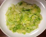 簡単味付!茹でキャベツと豚肉のおかか和え作り方3写真