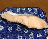 魔法のひとつまみ☆コンビニ鮭マヨおにぎり作り方1写真