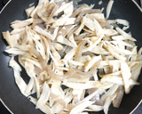 ごぼうとこんにゃくの甘辛生姜炒め作り方3写真
