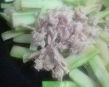 ブロッコリーの芯とツナの味噌炒め作り方3写真