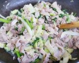 子どもに人気♪豚肉とキャベツ＆小松菜炒め作り方2写真