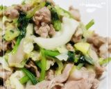 子どもに人気♪豚肉とキャベツ＆小松菜炒め作り方3写真