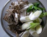 きのこと鶏肉の粒マスタード味噌炒め作り方2写真