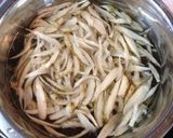 こんにゃくとしめじのピリ辛煮作り方1写真