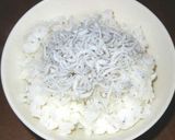 しらす&梅肉でマヨネーズご飯作り方1写真