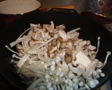にんにくとコショウが効いたキノコ炒め作り方1写真