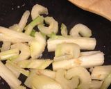 セロリとレバーのエスニック炒め作り方5写真