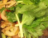 セロリとレバーのエスニック炒め作り方9写真