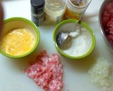 塩麹で作る☆簡単あらびきハンバーグ作り方1写真