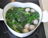 ほうれん草と肉団子のスープ作り方5写真
