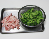 【農家のレシピ】ゴーヤと豚肉と卵の炒め物作り方1写真