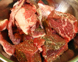 ■牛すね肉と玉ねぎの洋風とろとろ煮■作り方1写真