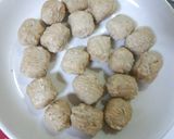 冷凍食品でも美味しく!!甘だれ肉団子♪作り方1写真