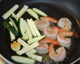 エビとズッキーニのスパゲティ作り方5写真