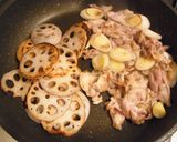 ほんのり梅風味！レンコンの豚生姜焼き丼作り方2写真