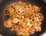 ほんのり梅風味！レンコンの豚生姜焼き丼作り方3写真