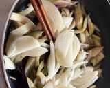 ナスと玉ねぎ、鶏胸肉の甘辛炒め作り方2写真