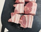 キャンプ飯！豚バラ肉の簡単赤ワイン煮込み作り方1写真