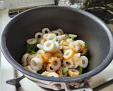 お弁当やあと一品に！竹輪とネギの青い所の炒め物作り方1写真