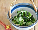 家庭料理の定番！きゅうりとわかめの酢の物作り方4写真