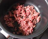【トマトのチーズ焼き】そぼろ＆温泉卵入り作り方1写真