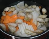 生姜でぽかぽか☆鶏団子の具だくさんみそ汁作り方1写真