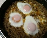 簡単ランチ♪炒めハンバーグのロコモコ丼作り方5写真
